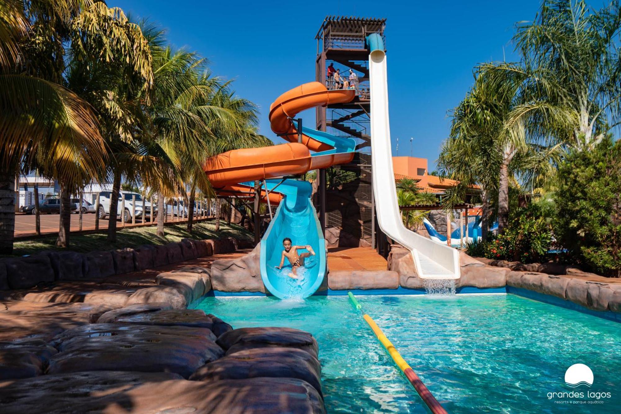 Grandes Lagos Resorts E Parque Aquatico Santa Clara d'Oeste Exteriér fotografie