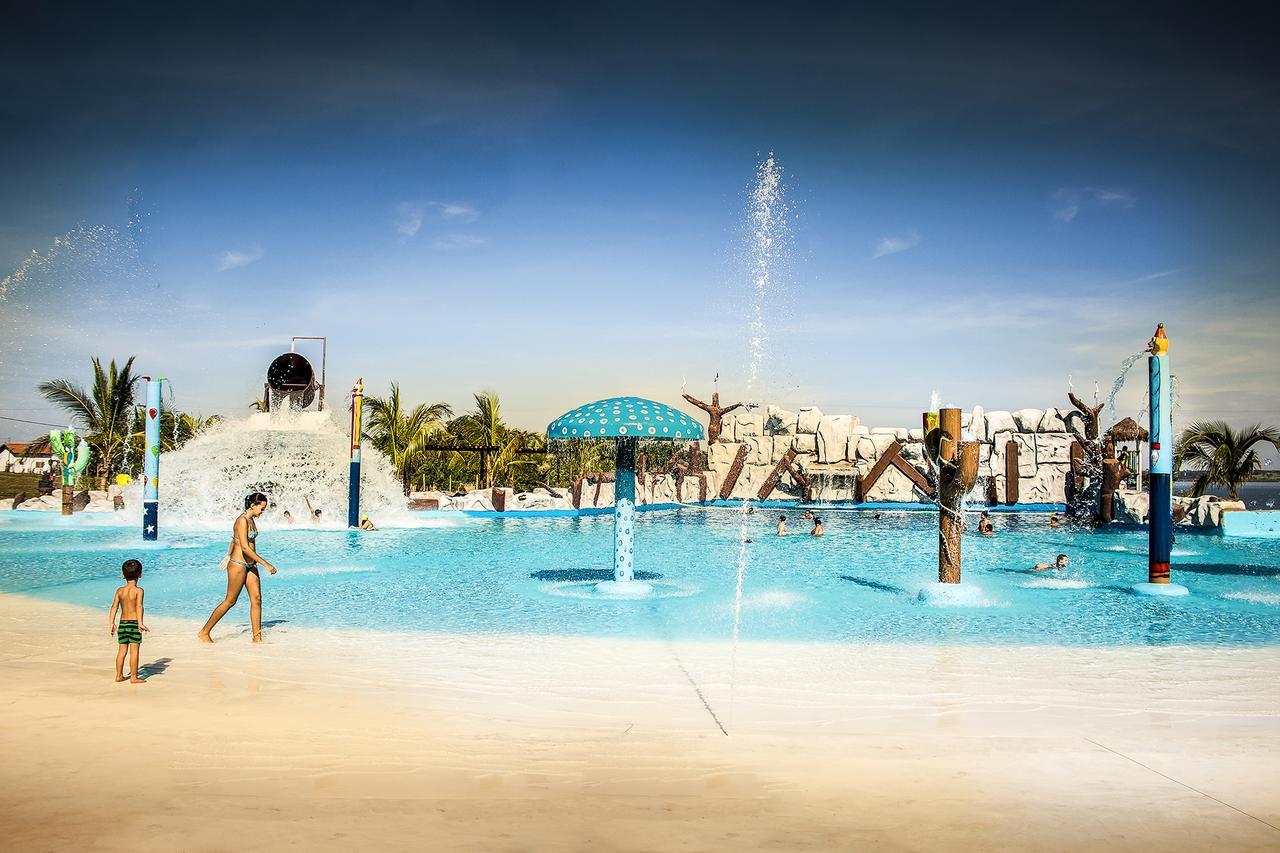 Grandes Lagos Resorts E Parque Aquatico Santa Clara d'Oeste Exteriér fotografie